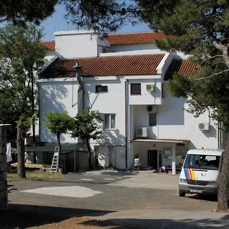 Triple Starigrad 3335e Gæstehus